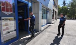 Tepebaşı Belediyesi zabıtasından marketlerde denetim