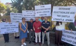Ücretli öğretmenlerin MEB önünde bekleyişi sürüyor... Eğitim Sen Genel Başkanı Irmak: 'Ücretli öğretmen çalıştırılmasına son verilsin'