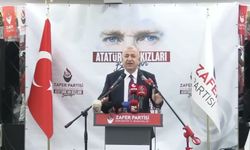 Ümit Özdağ: 'Bu ülkenin öğrencilerine asgari ücret seviyesinde burs verebilecek şekilde yönetilmeye ihtiyacı var'