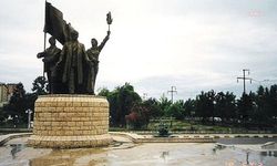 YENİ Parti Rize İl Başkanı Deniz'den Atatürk Anıtı'nın taşınacağı iddiasına tepki: 'Atatürksüz Rize düşünüyorsanız buna izin vermeyiz'