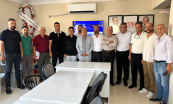 YENİ Parti'de 11 ilçe başkanı mevcut İl Başkanı Ateş'i destekleme kararı aldı.