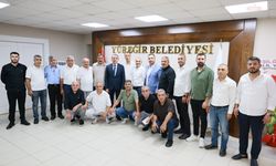 Yüreğir Belediye Başkan Vekili Özünal, muhtarların taleplerini dinliyor