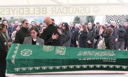 19 yaşındaki oğlunu kaybettikten 10 gün sonra yaşamını yitiren Can Yayınları Genel Yayın Yönetmeni Cem Akaş son yolculuğuna uğurlandı