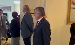 AKPM heyeti TBMM'de.... AKPM Başkanı Bayr ve beraberindeki heyet, grubu bulunan partileri ziyaret etti