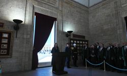 Ankara Barosu Başkanı ve yönetiminden Anıtkabir ziyareti
