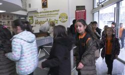 Ankara Büyükşehir Belediyesi 100. Yıl Gençlik Kütüphanesi minik okurları ağırlıyor