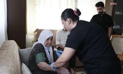 Antalya'da 'Evde Sağlık' ekipleri vatandaşların kapısını çalıyor