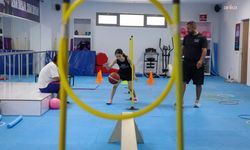 Antalya'da özel gereksinimli bireyler uzman eğitmenler eşliğinde spor yapıyor