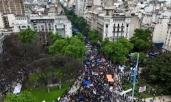 Arjantin'de Milei'nin üniversite kesintilerine karşı protestolar büyüyor