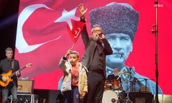 Ayvalık'ta bayram coşkusu, Feridun Düzağaç konseriyle zirveye çıktı