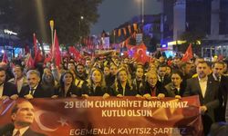 Bakırköy Belediye Başkanı Ovalıoğlu, binlerce vatandaşla Cumhuriyet Meydanı'na yürüdü: 'Adalet, hepimize lazım'