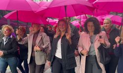 Bakırköy'de meme kanserinde erken teşhis için farkındalık yürüyüşü: Pembe balonlar gökyüzüne bırakıldı