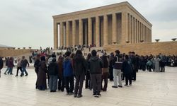 Beyoğlu'ndan yüzlerce genç Cumhuriyet'in izini Ankara'da sürdü