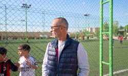 Buca Belediyesi'nden çocuklara ücretsiz futbol eğitimi: Minik yetenekler sahaya çıkıyor