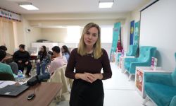 Buca'da gençler 'İngilizce Konuşma Kulübü' ile dil becerilerini geliştiriyor