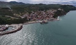Bursa Büyükşehir Belediyesi'nden sağanak sonrası sahillerde temizlik mesaisi