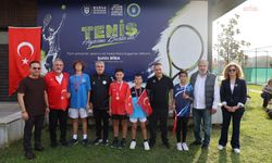 Bursa'da Cumhuriyet Bayramı coşkusu tenis kortlarına taşındı