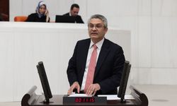 Cemil Tugay'ın AK Parti'ye geçmesi...Oğuz Kaan Salıcı: 'Omurgasız ve ihbarcı bir belediyeceden ibaret'