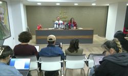 CHP İzmir İl Başkanı Gümrükçü: 'İzmir Büyükşehir Belediyesi'ni AK Parti'ye teslim ettiniz, İstanbul'u da veriyorsunuz'