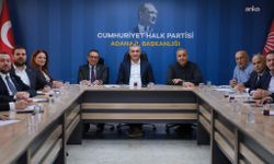 CHP Sözcüsü Sarı, Çukurova Belediye Başkan Vekilliği seçimi öncesinde meclis üyeleri ile bir araya geldi