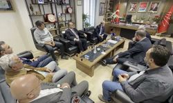 CHP'li Nalbantoğlu ve Çıray'dan CHP İzmir İl Başkanı Gümrükçü'ye ziyaret