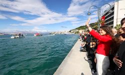 Cumhuriyet'in 103. yılı Çeşme'de büyük coşkuyla kutlandı