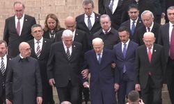 Devlet Bahçeli, Anıtkabir'de Dervişoğlu ve Kalın ile sohbet etti
