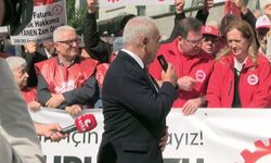 Devrimci Emekliler Sendikası'ndan İstanbul Vergi Dairesi önünde açıklama: 'TÜİK'in açıkladığı rakam emeklinin tenceresini doldurmuyor'