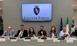 Diyarbakır Büyükşehir Belediye Eş Başkanı Bucak, Torino'da barış konferansının basın açıklamasına katıldı