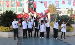 Efes Selçuk'ta Engelsiz Yaşam Merkezi gençlerinden Cumhuriyet coşkusu
