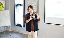 Efes Selçuk'ta zeytin üreticilerine budama eğitimi