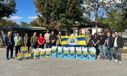 Fenerbahçeli Veteriner Hekimler Derneği'nden Bakırköy Belediyesi'ne 1 ton mama desteği