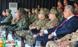 Genelkurmay Başkanı Bayraktaroğlu, Uluslararası En İyi Uçangöz/Gözükara Takımı Yarışması'nı izledi