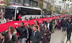 Hakkari'de Cumhuriyet yürüyüşü... Hakkâri Şehit Aileleri Derneği Başkanı Keskin: 'Bu görüntülere hasret kalmıştık'