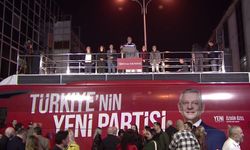 Halk TV Dayanışma Mitingi... DİSK İstanbul Bölge Temsilcisi Aslanoğlu: 'Kalemleri kıramayacak, gerçeklerin sesini kısamayacaksınız'