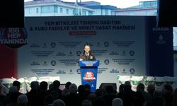 İBB'den çiftçilere 116 ton yem tohumu ve modern hasat makinesi desteği... Aslan: 'Çiftçi yeter ki eksin, üretsin diye ücretsiz destek sağladık'