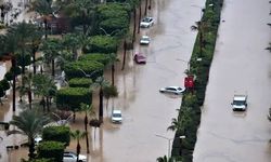 Mersin'de sağanak hayatı felç etti! Evleri su bastı
