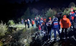 Isparta'da Yazılı Kanyon'da mahsur kalan 13 kişiden 3'ü kurtarıldı