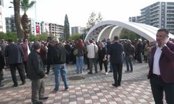 İzmir depreminin 6. yılı... 30 Ekim Deprem Anıtı önünde hayatını kaybedenler anıldı