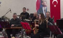 İzmir Metrosu'nda Cumhuriyet Bayramı konserle kutlandı