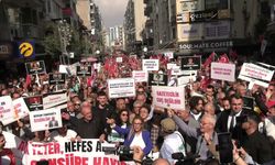 İzmir'de basın meslek örgütlerinden 'Sansüre hayır, habere özgürlük' yürüyüşü: 'Özgür basın yoksa toplum tutsaktır'