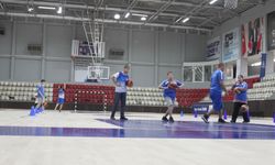 İzmir'de Celal Atik Spor Salonu 'FIBA' standartlarına uygun hale getirildi