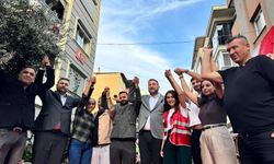 İzmir'de YENİ Parti'den istifa eden yaklaşık 200 kişi CHP'ye katıldı