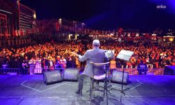 Keçiörenliler, Cumhuriyet Bayramı'nı Uğur Işılak konseriyle kutladı
