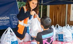 Kuşadası Belediyesi, 'Beslenme Çantası' desteğini sürdürüyor