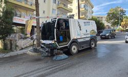 Kuşadası'nda 7/24 temizlik mesaisi