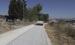 Manisa Büyükşehir Belediyesi, Köprübaşı'nda iki mahallenin yollarını yeniledi