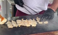 Marmaris Deniz Ürünleri Festivali'nde kalamarlı dondurma ve balık kokoreç ilgi gördü