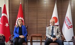 Murat Karayalçın'dan DİSK'e 'hayırlı olsun' ziyareti