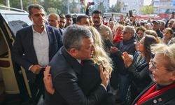 Özgür Özel, Bakırköy Belediye Başkanı Ayşegül Ovalıoğlu'nu ziyaret etti